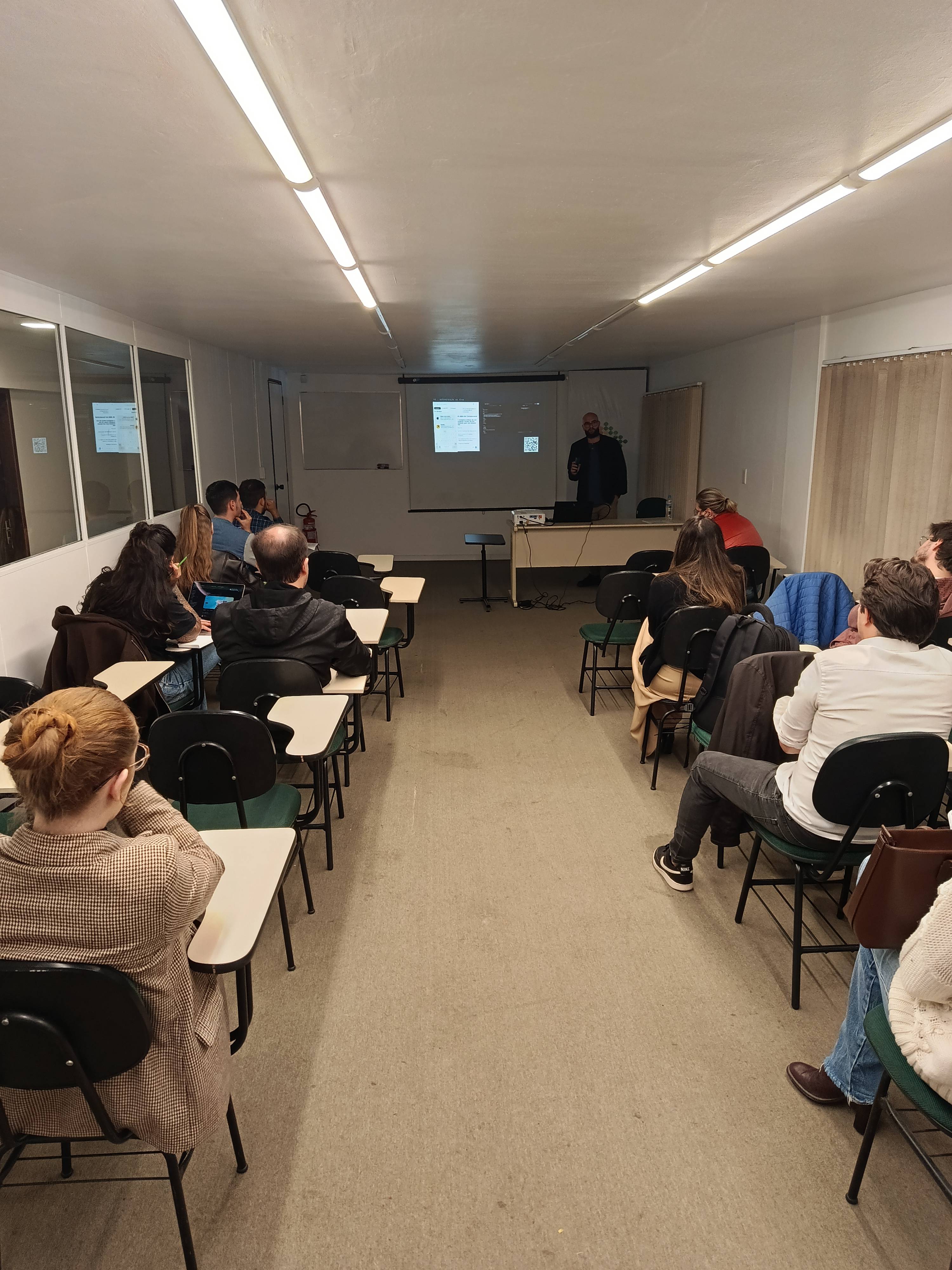 NJE Pomerode palestra Como empreendedores ganham tempo e dinheiro usando IA